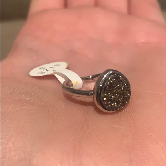 NWT Sparkly Fragrant Jewels Ring - Size 5 - Picture 2 of 3